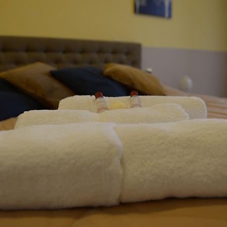 B&B Le Colonne บรินดิซิ ภายนอก รูปภาพ