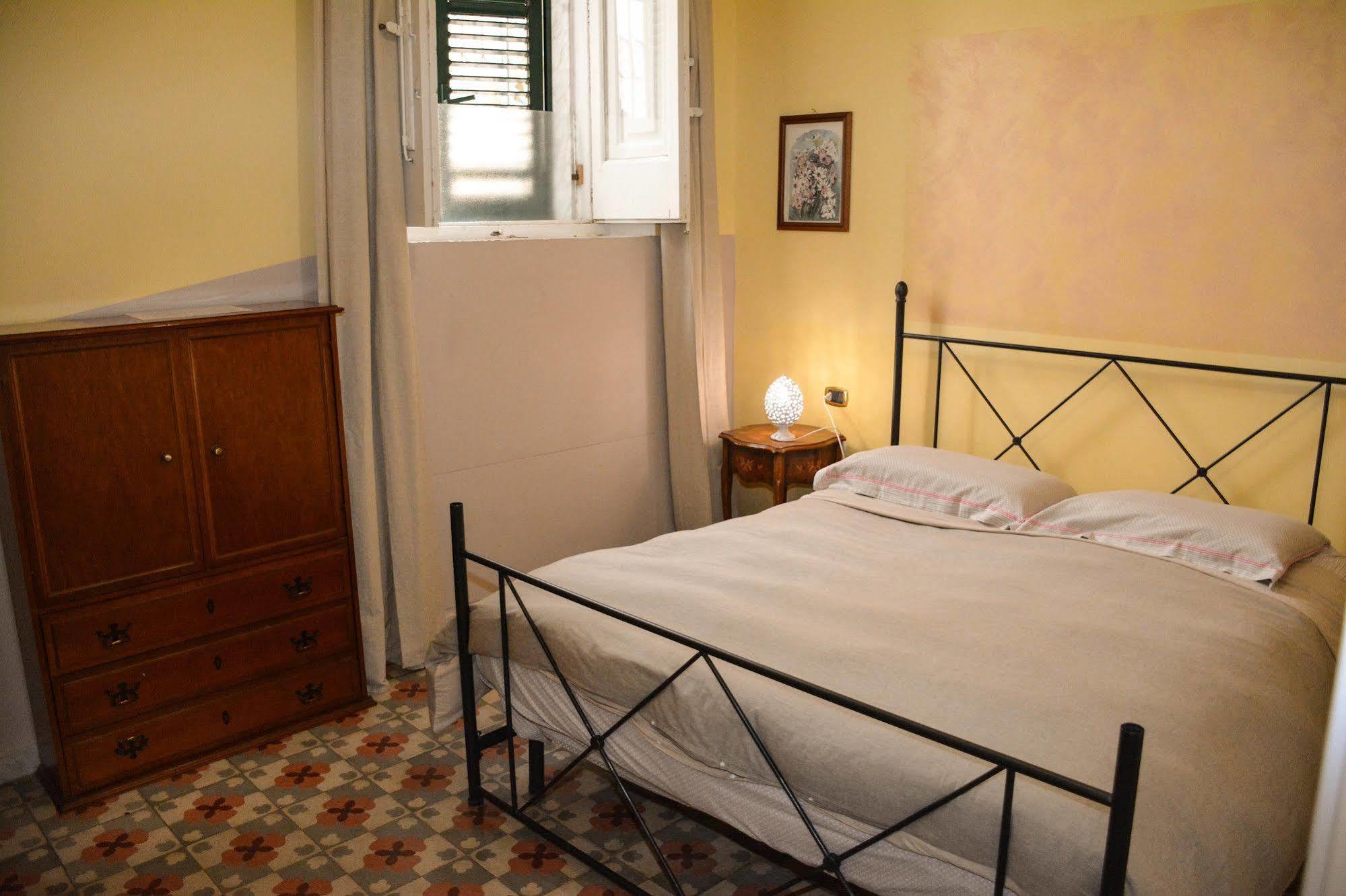 B&B Le Colonne บรินดิซิ ภายนอก รูปภาพ