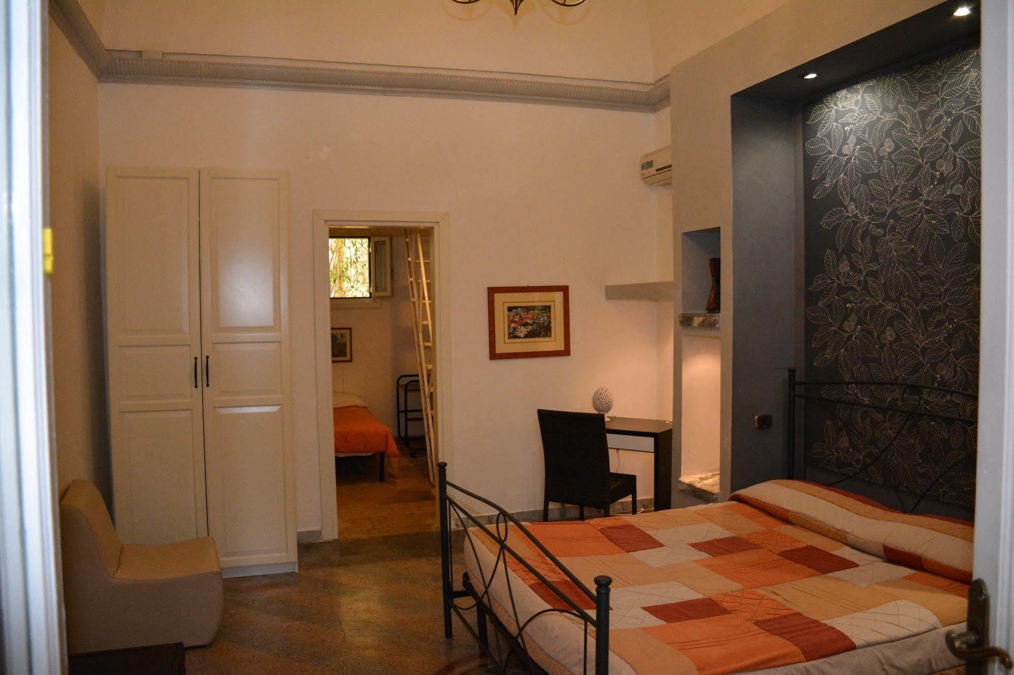 B&B Le Colonne บรินดิซิ ภายนอก รูปภาพ